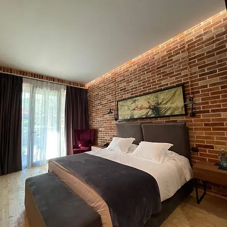 Rozafa Fish Hotel