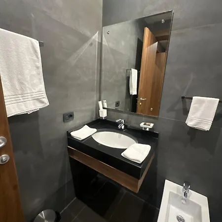 Rozafa Fish فندق Labinot i Poshtëm