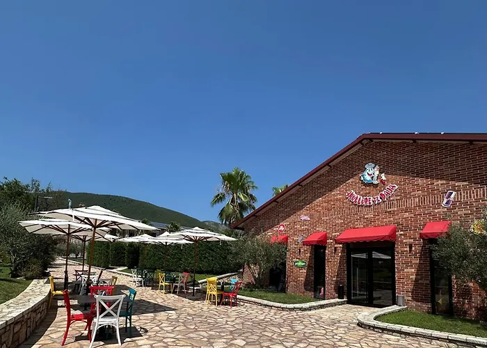 Rozafa Fish فندق Labinot i Poshtëm